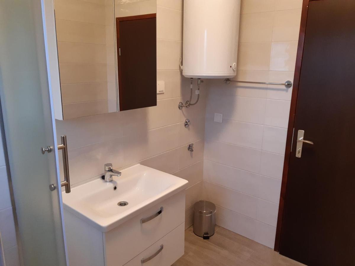 Apartman Helena スルニュ エクステリア 写真