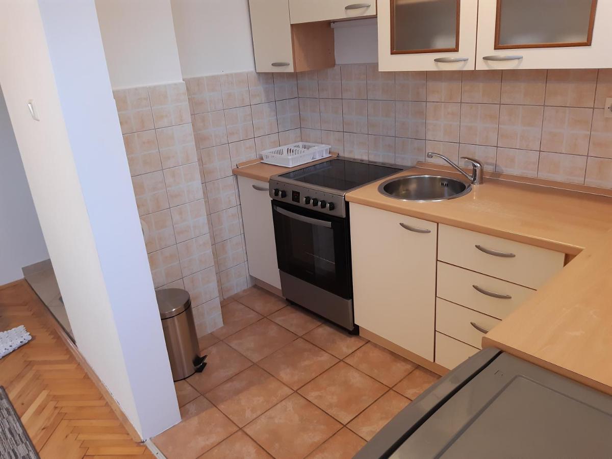 Apartman Helena スルニュ エクステリア 写真