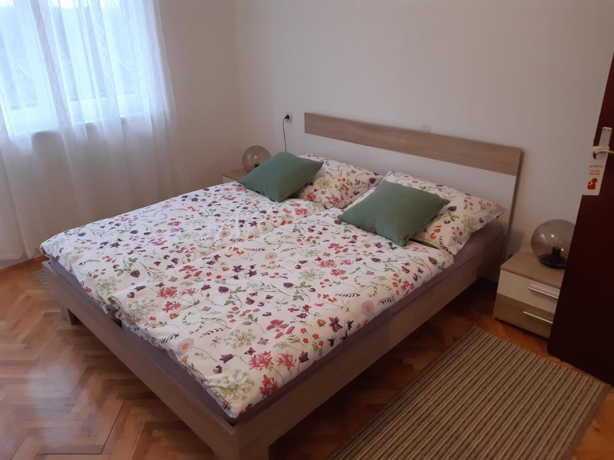 Apartman Helena スルニュ エクステリア 写真
