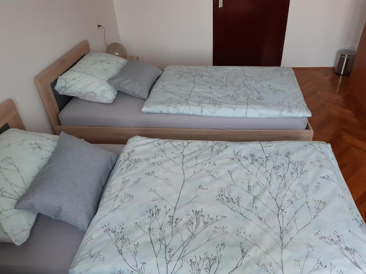 Apartman Helena スルニュ エクステリア 写真